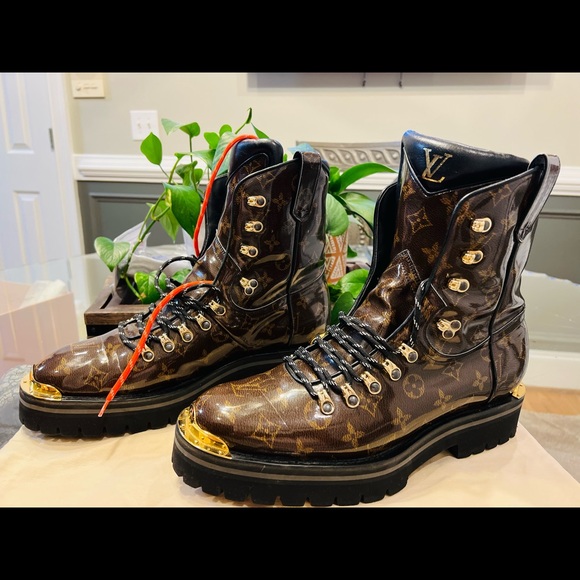 Brown and Gold Louis Vuitton Outland Ankle Boot - Picture 3 of 9